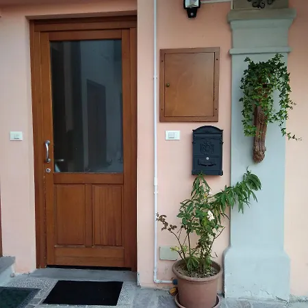 Casa Marta Apartment *